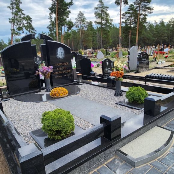 Благоустройство места захоронения на Больдерайском кладбище в 2024 году
