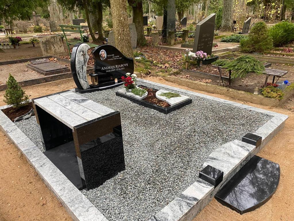 Заказать благоустройство или уборку места захоронения - памятник, надгробие, скамейки, гранитные изделия