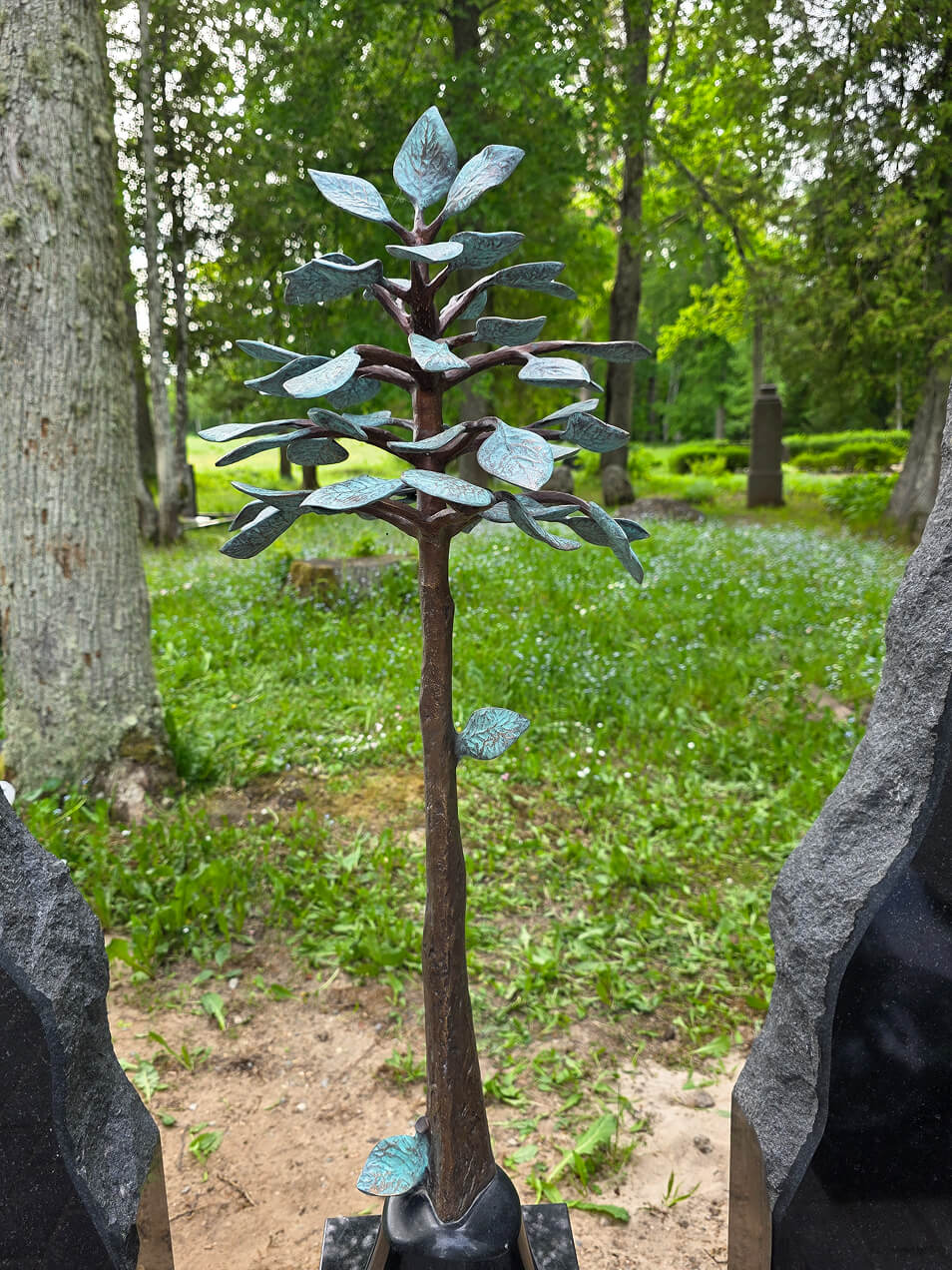 Эксклюзивный аксессуар для надгробия — бронзовое дерево Эксклюзивный аксессуар для надгробия — бронзовое дерево
