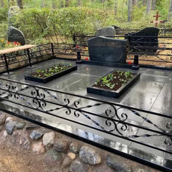 Реконструкция места захоронения в полном объёме на Яунциемском кладбище, в Риге