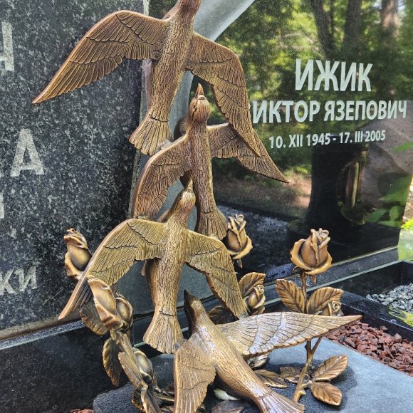 Dzimtas kapavietas rekonstrukcijas projekts Matīsa kapos Rīgā