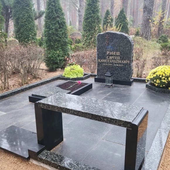 Благоустройство места захоронения на кладбище Сила