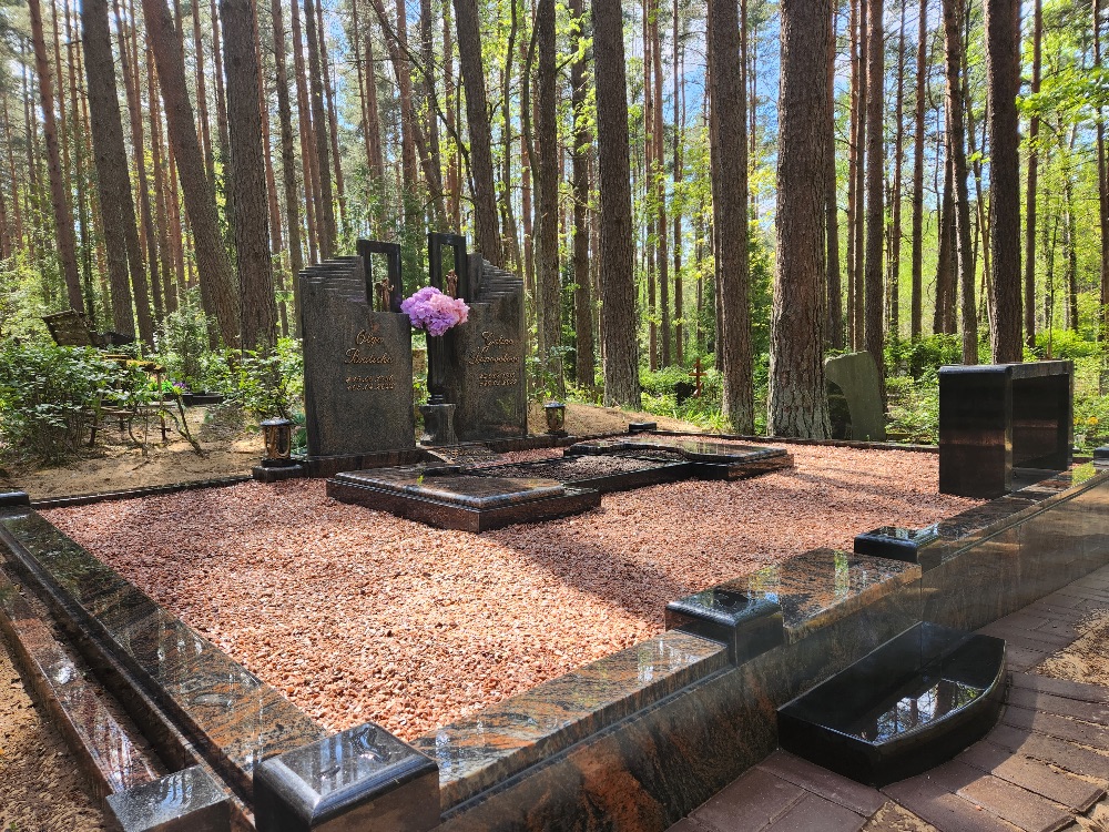 Kapavietas labiekārtošanas projekts no dizainera skices līdz gatavam objektam Lāčupes kapos Rīgā