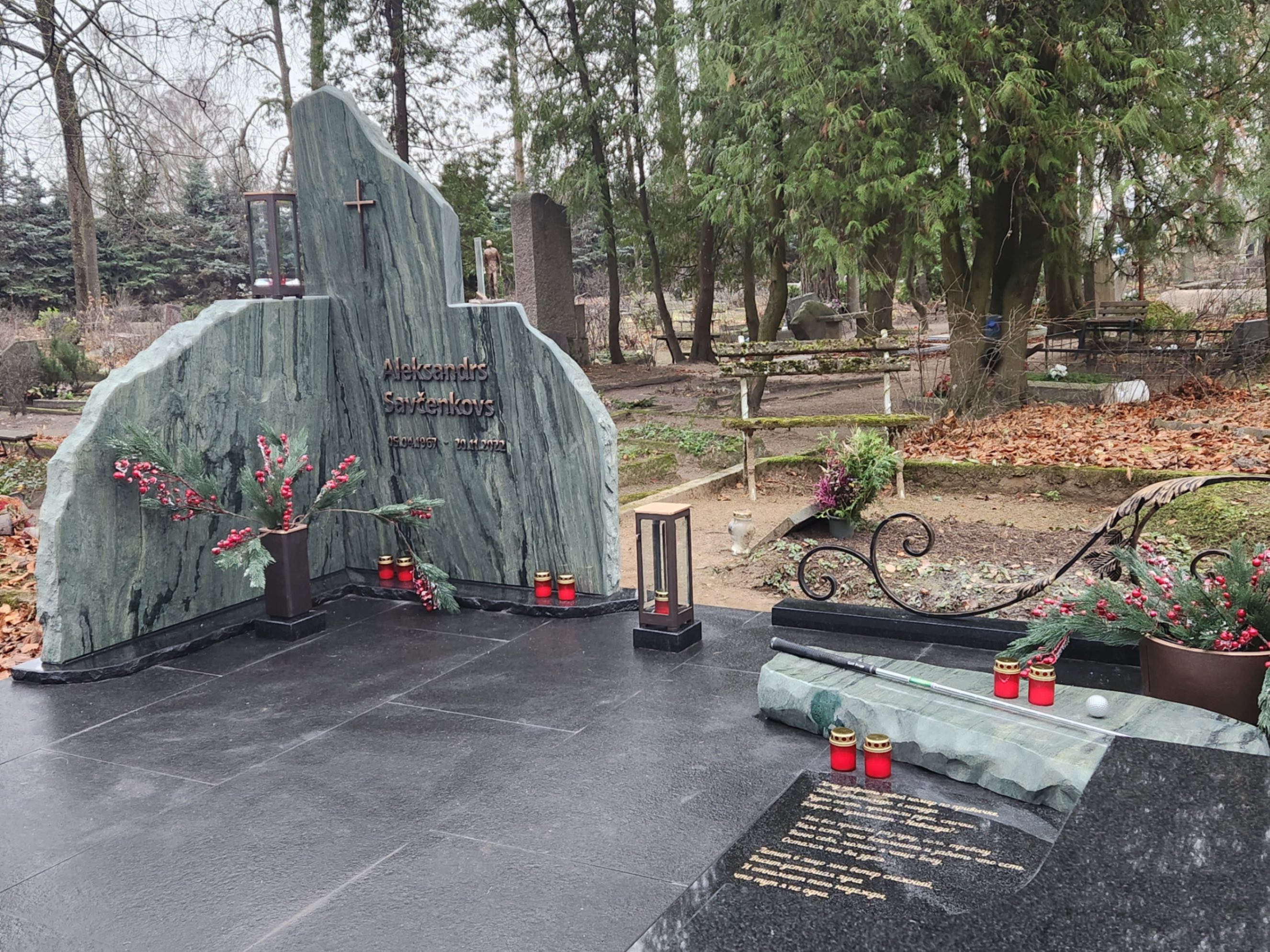 Kapu pieminekļu ansamblis Bērzu kapos Jelgavā
