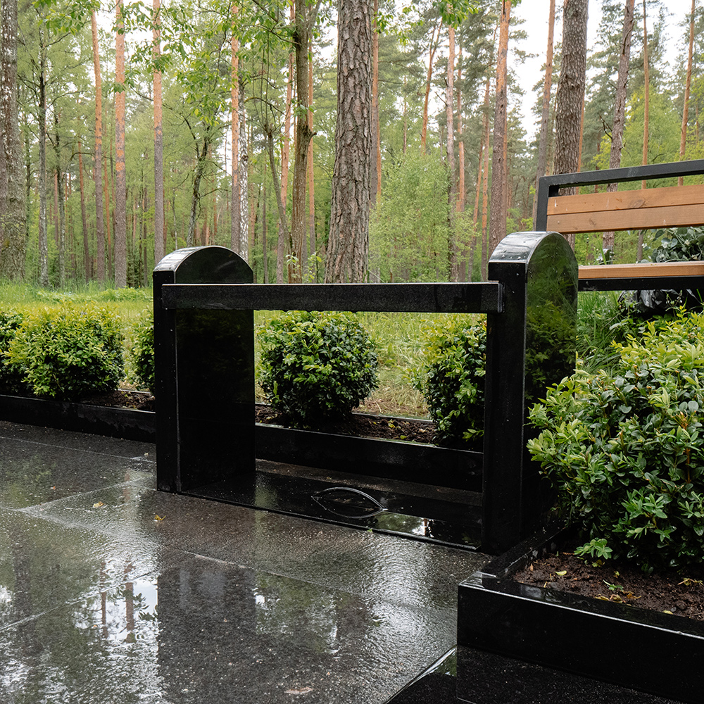 Kapu soliņš ar instrumentu kasti